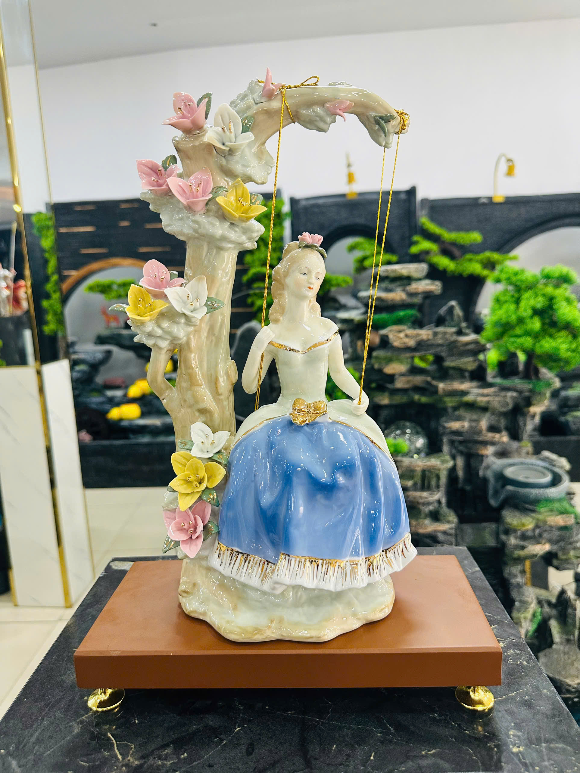 Đồ Trang Trí Tiểu Cảnh Trong Nhà Hình Cô Gái Model XD01