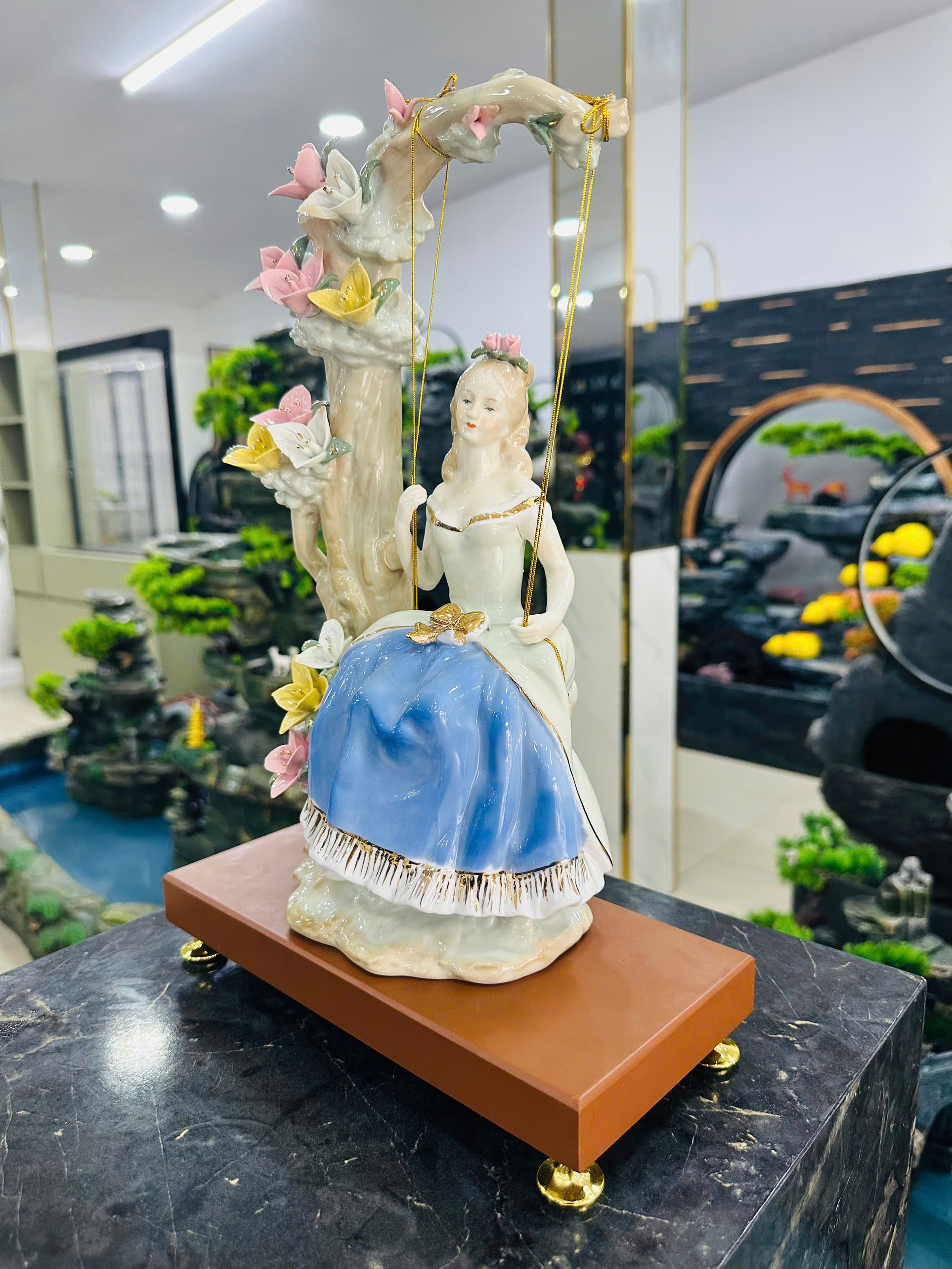 Đồ Trang Trí Tiểu Cảnh Trong Nhà Hình Cô Gái Model XD01