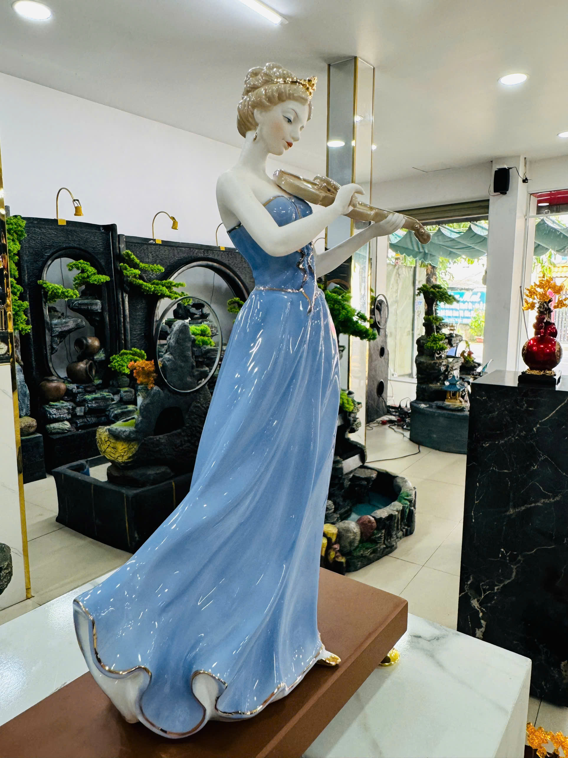 Đồ Trang Trí Tiểu Cảnh Trong Nhà Hình Cô Gái Model NG03