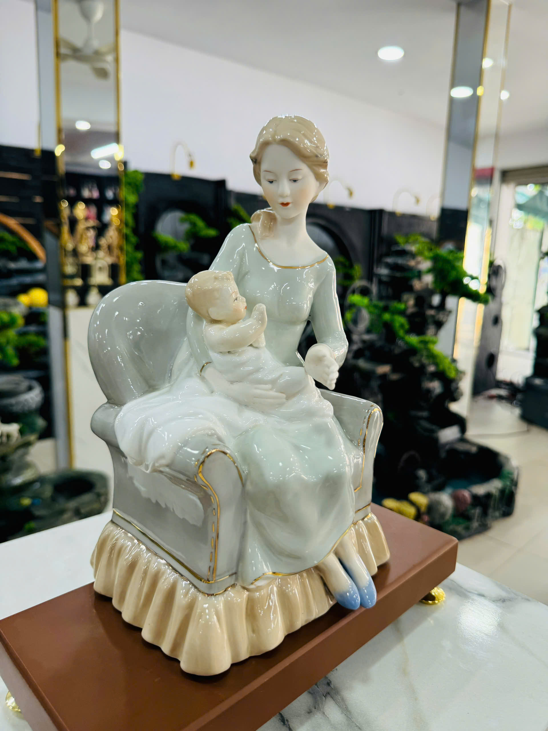 Đồ Trang Trí Tiểu Cảnh Trong Nhà Hình Cô Gái Model ME05