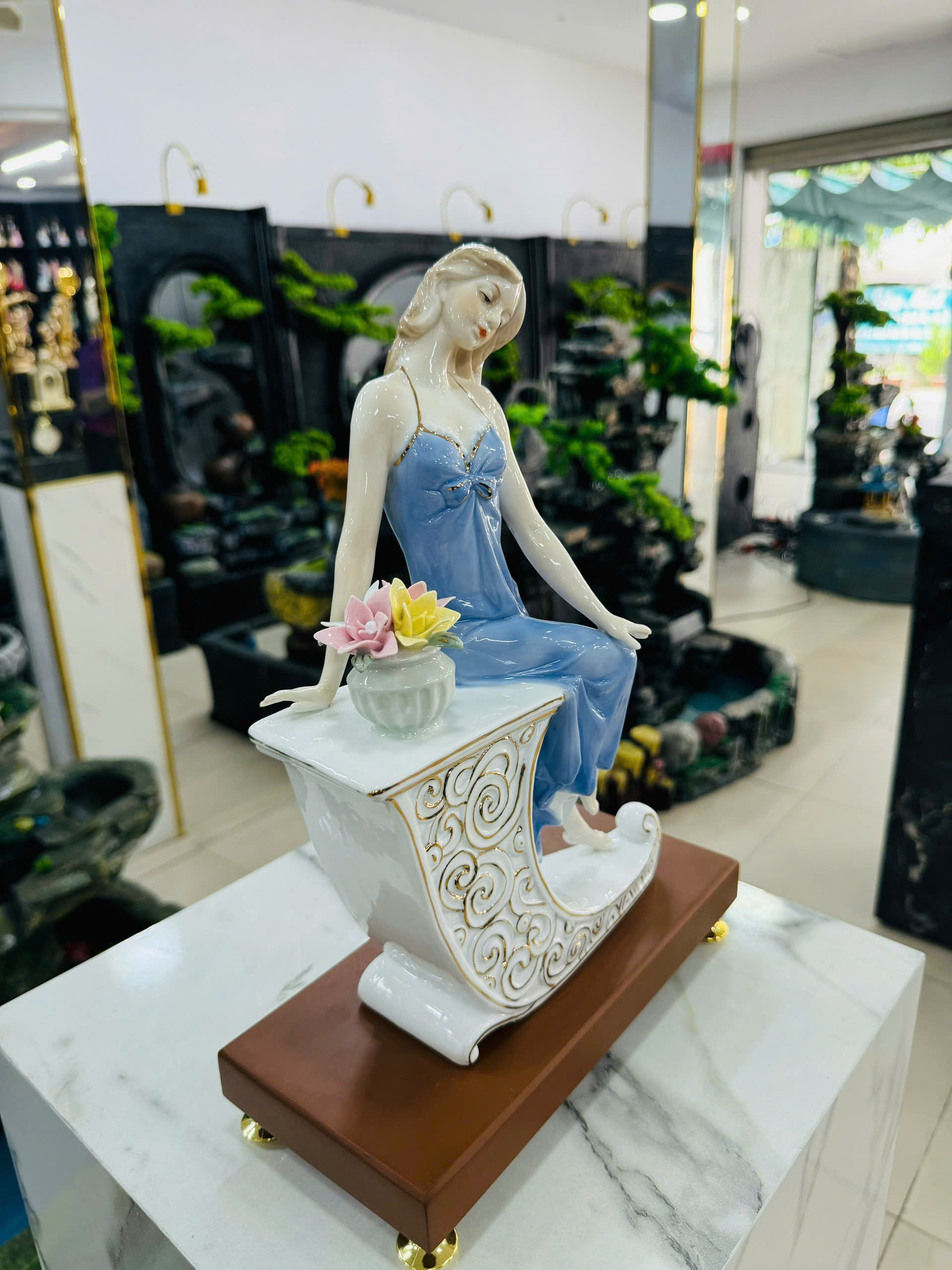 Đồ Trang Trí Tiểu Cảnh Trong Nhà Hình Cô Gái Model GTH01