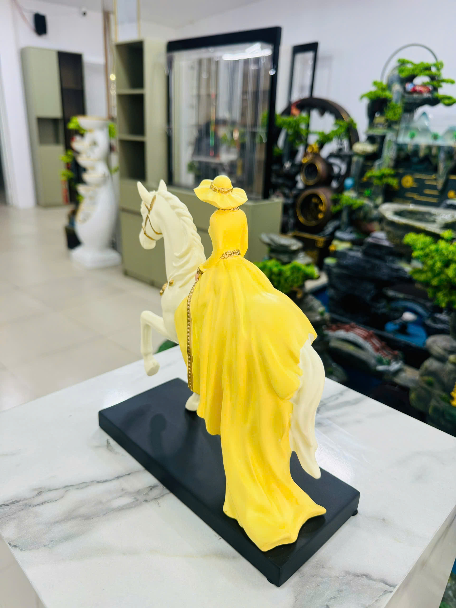 Đồ Trang Trí Tiểu Cảnh Trong Nhà Hình Con Người Model CONGCHUA001