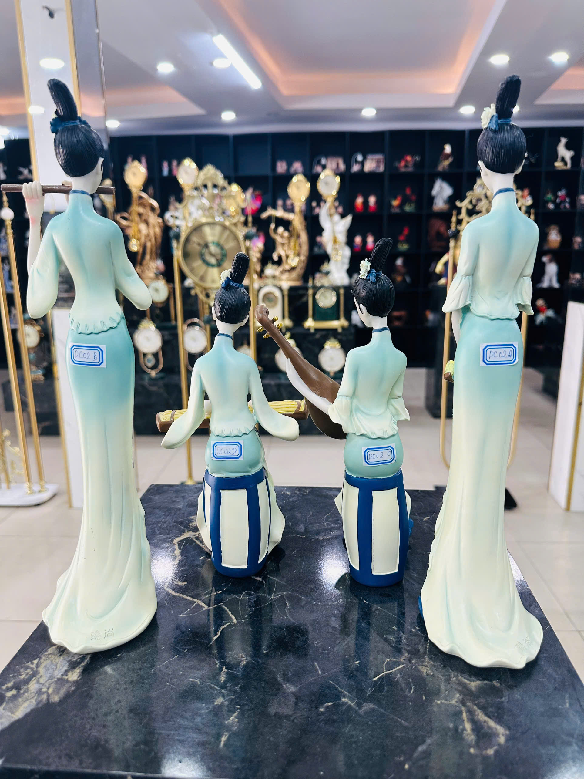 Đồ Trang Trí Tiểu Cảnh Trong Nhà Hình Con Người Model DC01D – DC01E