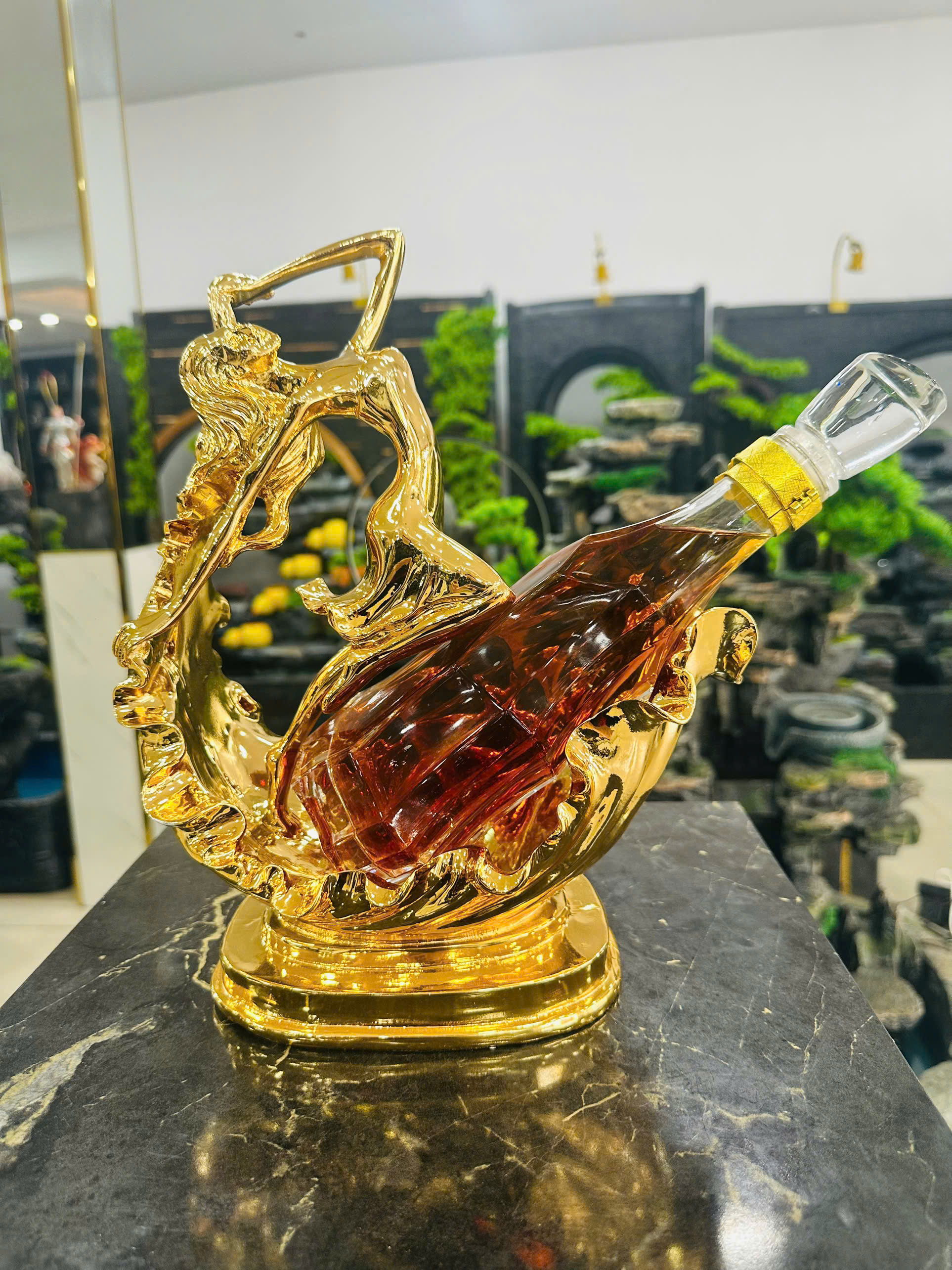 Đồ Trang Trí Tiểu Cảnh Trong Nhà Hình Người Model 1587 – Màu Vàng