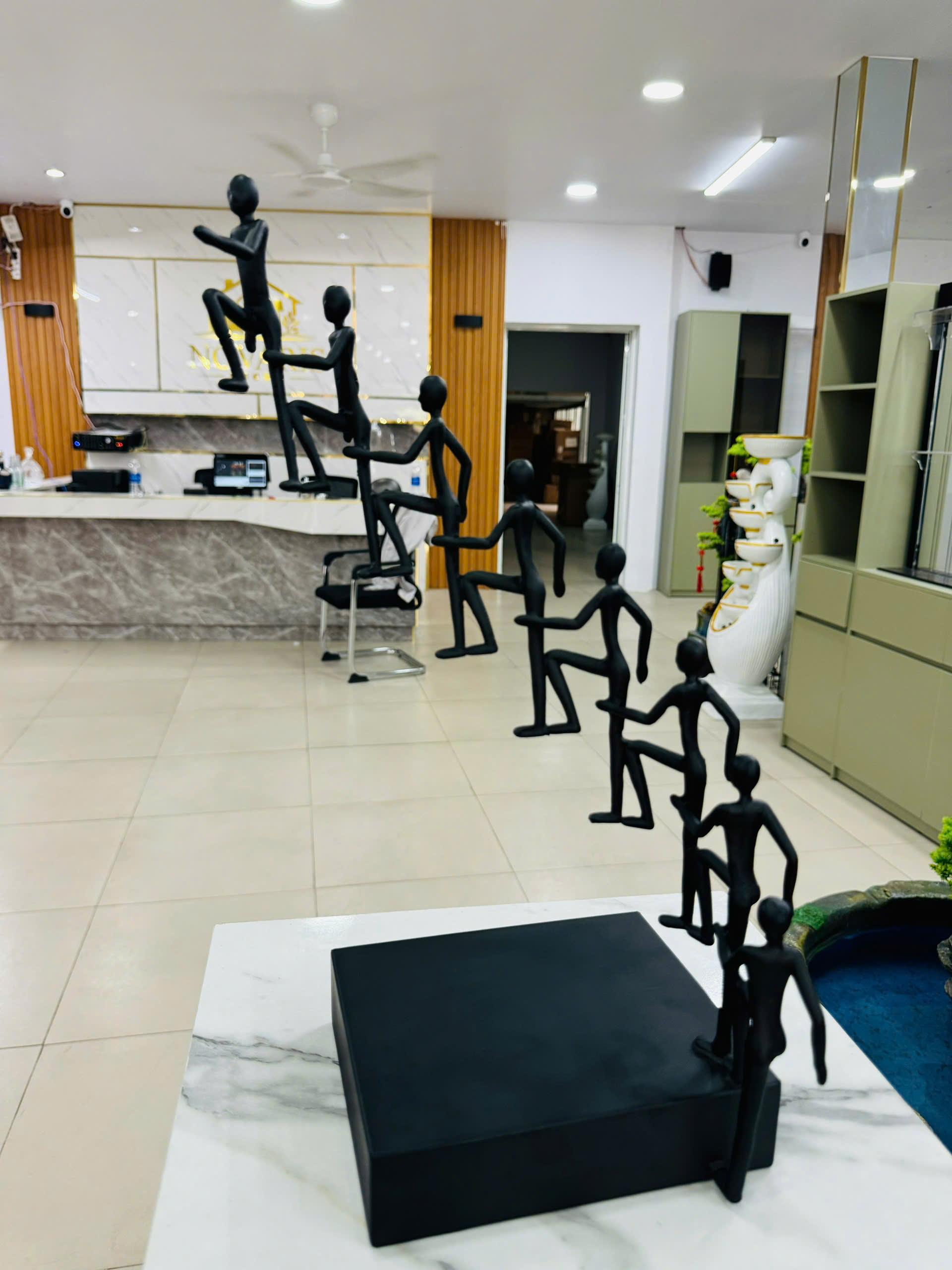 Đồ Trang Trí Tiểu Cảnh Trong Nhà Hình Con Người Model BT511