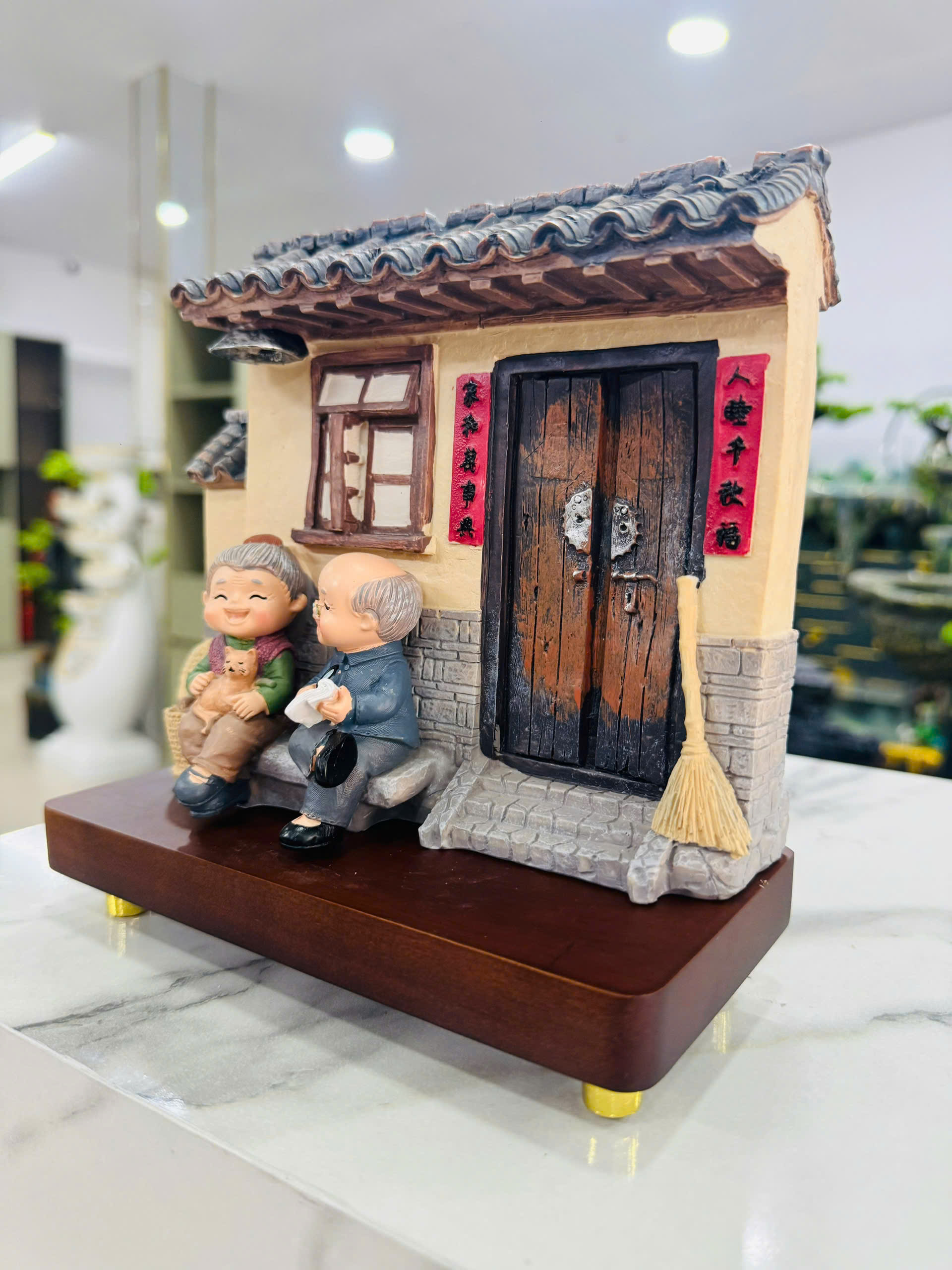 Đồ Trang Trí Tiểu Cảnh Trong Nhà Hình Con Người Model 935-11A