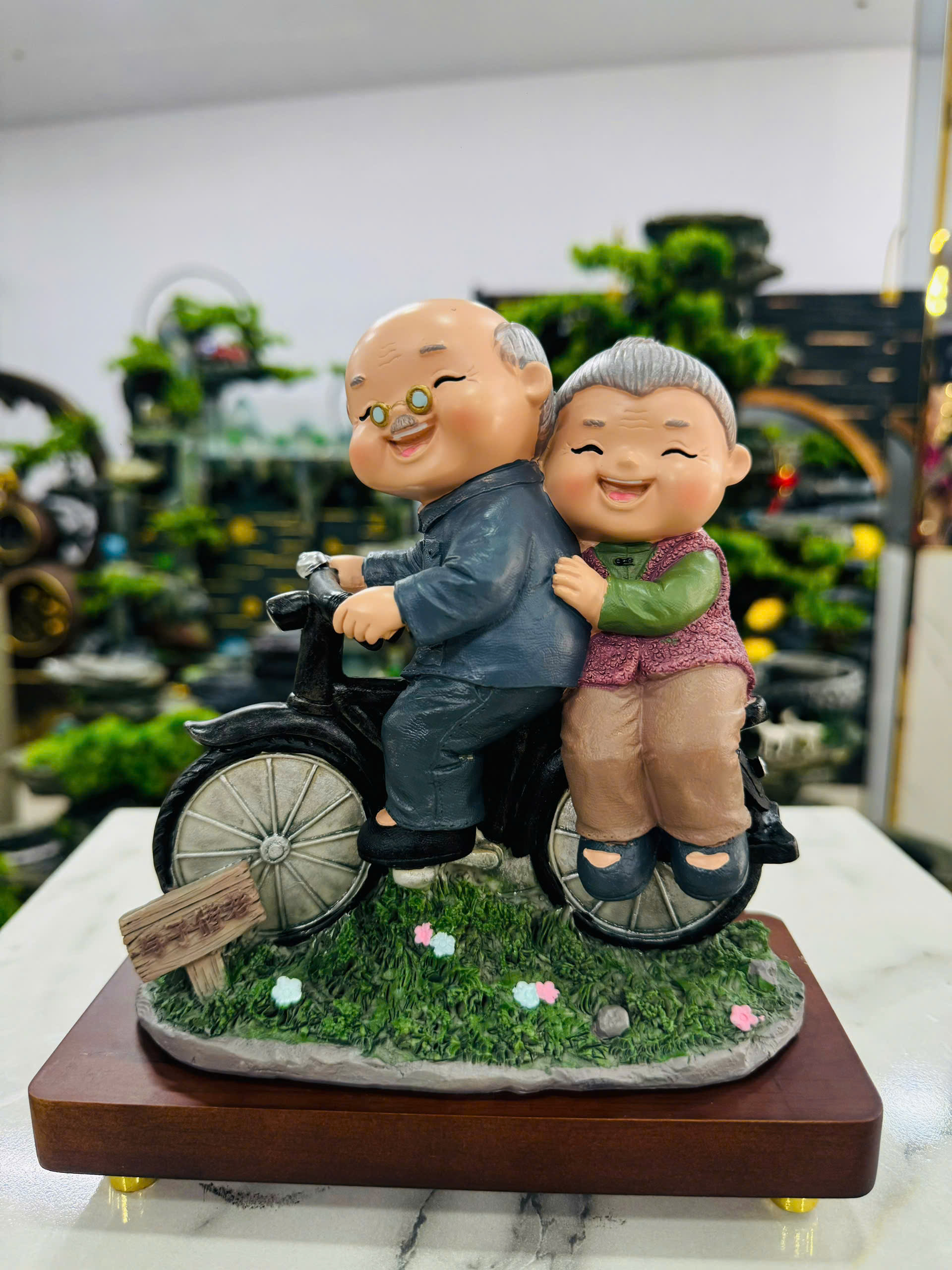 Đồ Trang Trí Tiểu Cảnh Trong Nhà Hình Con Người Model 935-8