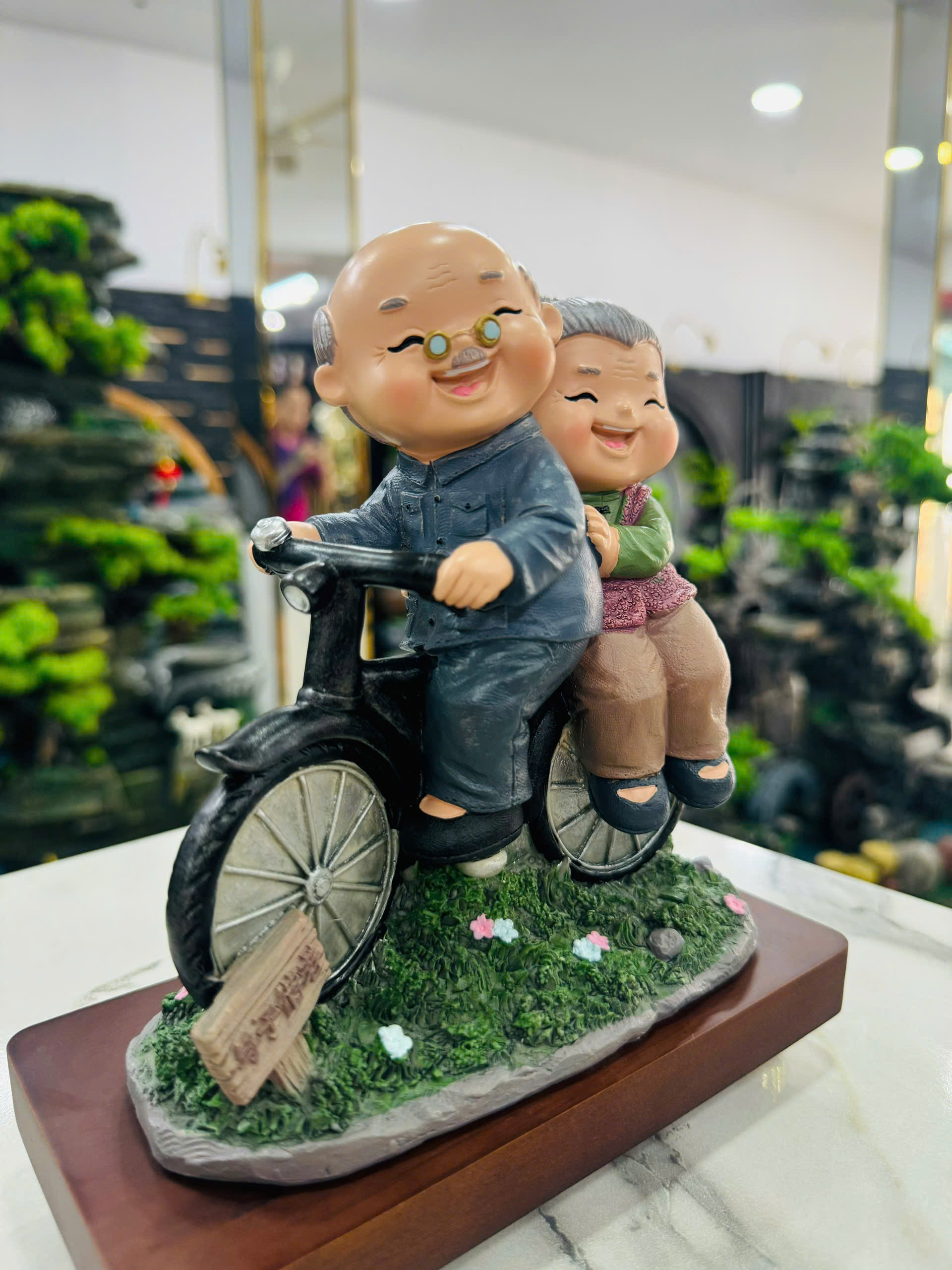 Đồ Trang Trí Tiểu Cảnh Trong Nhà Hình Con Người Model 935-8