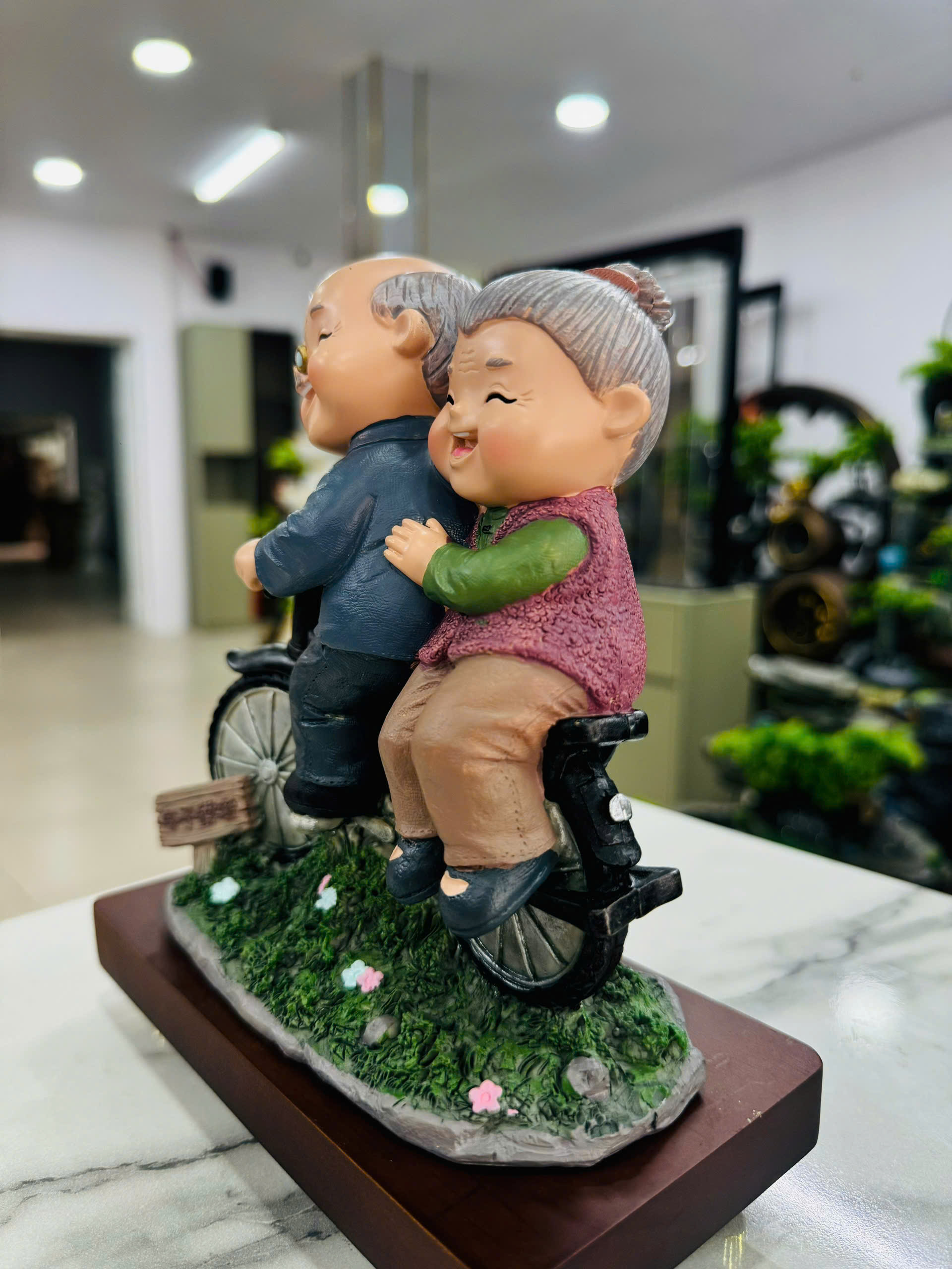 Đồ Trang Trí Tiểu Cảnh Trong Nhà Hình Con Người Model 935-8