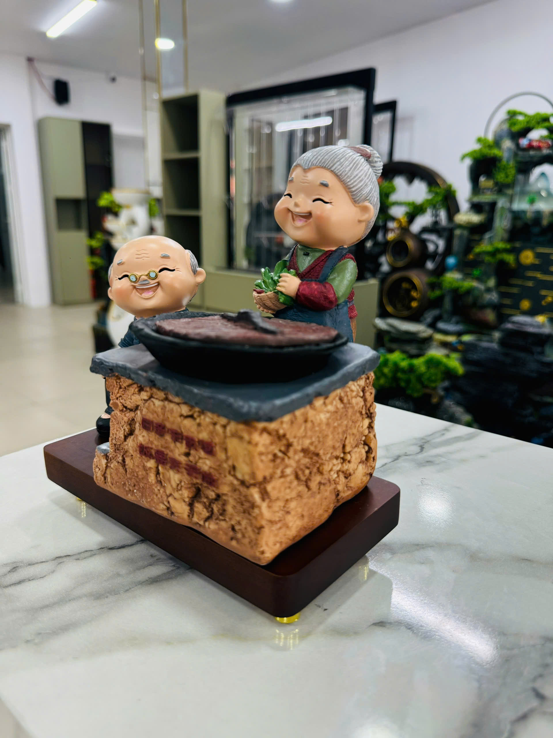 Đồ Trang Trí Tiểu Cảnh Trong Nhà Hình Con Người Model 935-3